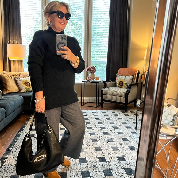 Sanctuary Black Sweater - Picture 2 of 2